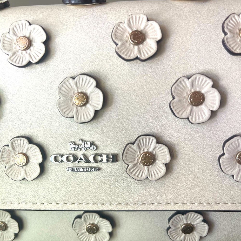 Coach Mini Klare Crossbody Chalk With Floral Appliqué *Brand New* With Tags - Picture 2 of 16